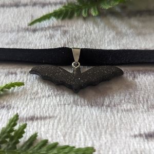 2/15$🖤 Bat choker